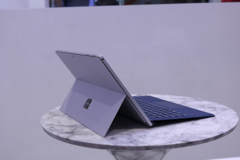 Surface Pro 6 ( i7/16GB/512GB ) + Type Cover 6